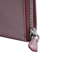 Load image into Gallery viewer, PRADA プラダ 2つ折り財布 コンパクトジップ 財布 ピンク PVC シルバー金具 1M0605R142 美品 中古 4a003019