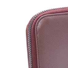 Load image into Gallery viewer, PRADA プラダ 2つ折り財布 コンパクトジップ 財布 ピンク PVC シルバー金具 1M0605R142 美品 中古 4a003019