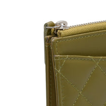 Load image into Gallery viewer, 極美品 CHANEL シャネル クラシックジップカードケース ランダム品番 AP3179 コインケース ココマーク ラムスキン ピスタチオグリーン ゴールド金具 中古 4a002833