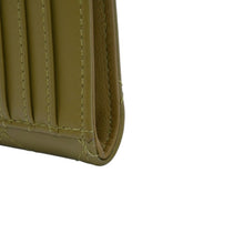 Load image into Gallery viewer, 極美品 CHANEL シャネル クラシックジップカードケース ランダム品番 AP3179 コインケース ココマーク ラムスキン ピスタチオグリーン ゴールド金具 中古 4a002833