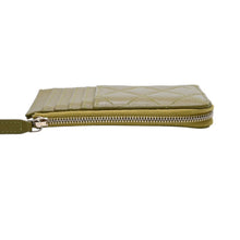Load image into Gallery viewer, 極美品 CHANEL シャネル クラシックジップカードケース ランダム品番 AP3179 コインケース ココマーク ラムスキン ピスタチオグリーン ゴールド金具 中古 4a002833
