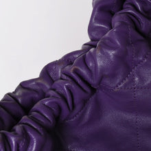 Load image into Gallery viewer, CHANEL シャネル 22 ハンドバッグ ショルダーバッグ ランダム番台 シャイニーカーフスキン パープル レインボー金具 美品 中古 4a003085