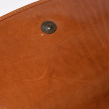 Load image into Gallery viewer, Jean Paul Gaultier ジャンポール・ゴルチェ ショルダーバッグ ハンドバッグ ブラウン ワッペン フラップレザー 中古 4a003169