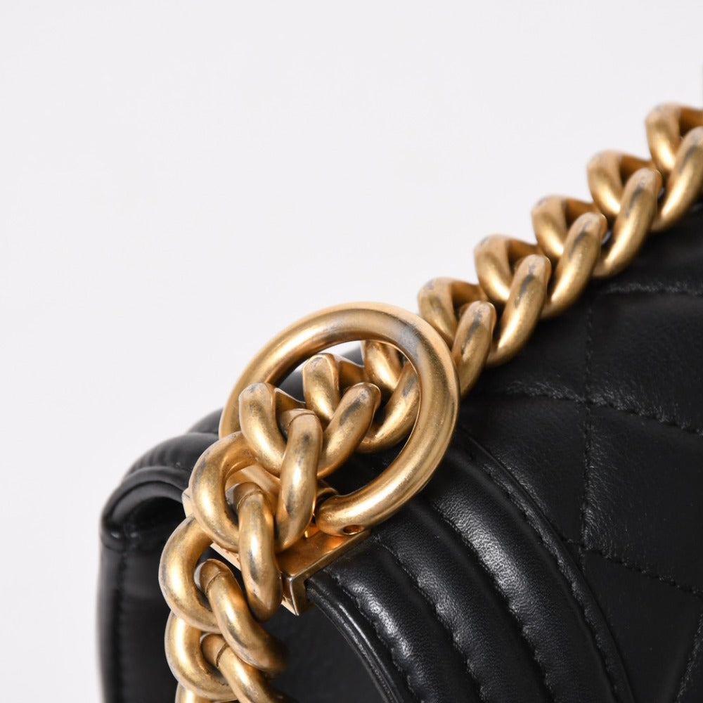 Very Good Condition CHANEL Boy Chanel 25 Chain Shoulder Bag A67086 Random Number Coco Mark Lambskin Black Used 4a003211