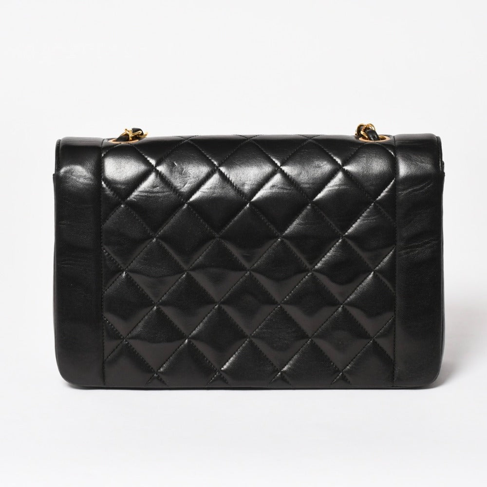 極美品 CHANEL シャネル ダイアナ マトラッセ25 Sフラップ Sチェーンショルダーバッグ A01165 3番台 ココマーク ラムスキン ブラック 中古 4a003321