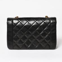 画像をギャラリービューアに読み込む, 極美品 CHANEL シャネル ダイアナ マトラッセ25 Sフラップ Sチェーンショルダーバッグ A01165 3番台 ココマーク ラムスキン ブラック 中古 4a003321