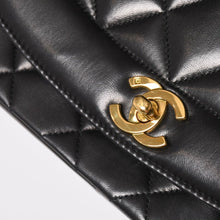 画像をギャラリービューアに読み込む, 極美品 CHANEL シャネル ダイアナ マトラッセ25 Sフラップ Sチェーンショルダーバッグ A01165 3番台 ココマーク ラムスキン ブラック 中古 4a003321