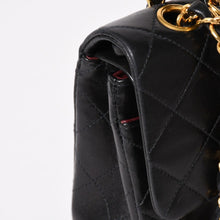 Load image into Gallery viewer, CHANEL シャネル マトラッセ23 Wフラップ Wチェーンショルダーバッグ A06434 4番台 ココマーク ラムスキン ブラック 美品 中古 4a003322