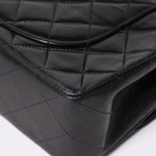 Load image into Gallery viewer, CHANEL シャネル マトラッセ23 Wフラップ Wチェーンショルダーバッグ A06434 4番台 ココマーク ラムスキン ブラック 美品 中古 4a003322