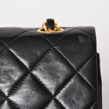 Load image into Gallery viewer, CHANEL シャネル マトラッセ23 Wフラップ Wチェーンショルダーバッグ A06434 4番台 ココマーク ラムスキン ブラック 美品 中古 4a003322