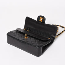 Load image into Gallery viewer, CHANEL シャネル マトラッセ23 Wフラップ Wチェーンショルダーバッグ A06434 4番台 ココマーク ラムスキン ブラック 美品 中古 4a003322