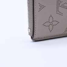 Load image into Gallery viewer, 極美品 LOUIS VUITTON ルイヴィトン ポルトカルト レクトヴェルソ コンパクトウォレット モノグラムヴェルニ M82333 シルバー金具 中古 4a003333