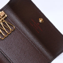Load image into Gallery viewer, 極美品 LOUIS VUITTON ルイヴィトン ダミエ ミュルティクレ4 キーケース N62631 エベヌ ブラウン ゴールド金具 中古 4a003330