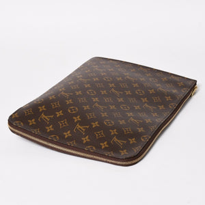 極美品 LOUIS VUITTON ルイヴィトン クラッチバッグ ポッシュ・ドキュマン M53456 モノグラム PVC ゴールド金具 中古 4a002850