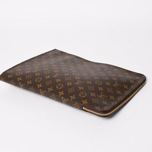 極美品 LOUIS VUITTON ルイヴィトン クラッチバッグ ポッシュ・ドキュマン M53456 モノグラム PVC ゴールド金具 中古 4a002850
