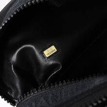 Load image into Gallery viewer, 極美品 CHANEL シャネル スポーツライン ポーチ A19975 7番台 ココマーク パッチ ブラック ブラック金具 中古 4a003238