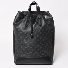 Load image into Gallery viewer, 極美品 LOUIS VUITTON ルイヴィトン モノグラムエクリプス バックパック リュック エクスプローラー M40527 シルバー金具 中古 4a003209