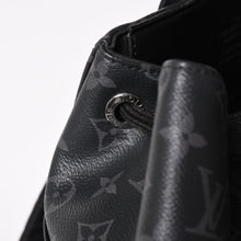 Load image into Gallery viewer, 極美品 LOUIS VUITTON ルイヴィトン モノグラムエクリプス バックパック リュック エクスプローラー M40527 シルバー金具 中古 4a003209