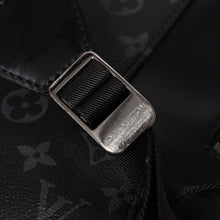 Load image into Gallery viewer, 極美品 LOUIS VUITTON ルイヴィトン モノグラムエクリプス バックパック リュック エクスプローラー M40527 シルバー金具 中古 4a003209