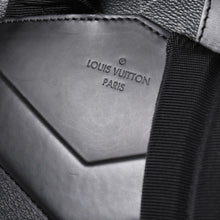 Load image into Gallery viewer, 極美品 LOUIS VUITTON ルイヴィトン モノグラムエクリプス バックパック リュック エクスプローラー M40527 シルバー金具 中古 4a003209