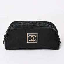 Load image into Gallery viewer, 極美品 CHANEL シャネル スポーツライン ポーチ A19975 7番台 ココマーク パッチ ブラック ブラック金具 中古 4a003238