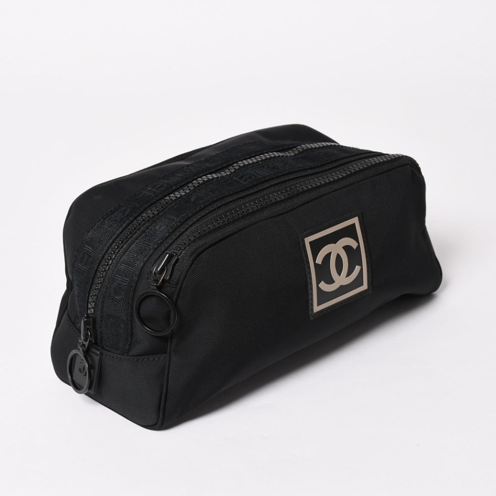 Very good condition CHANEL CHANEL Sportsline Pouch A19975 No. 7 here mark patch black black metal fittings used 4a003238