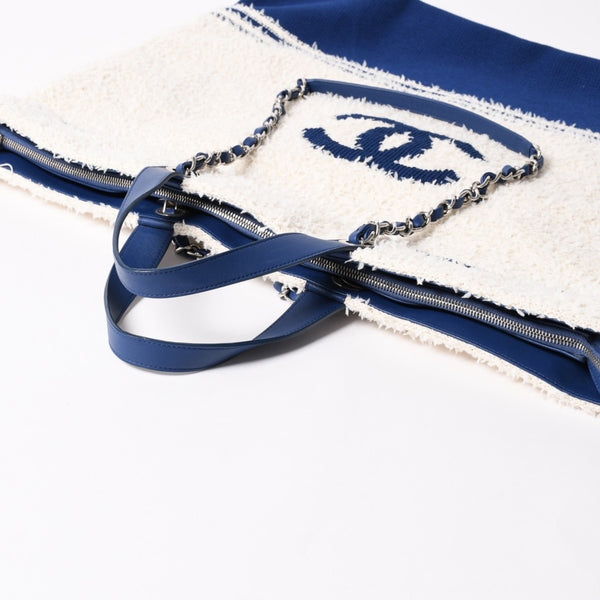 極美品 CHANEL シャネル トートバッグ パイル ラージショッピングバッグ 27番台 AS0452 ホワイト ブルー 中古 4a003092