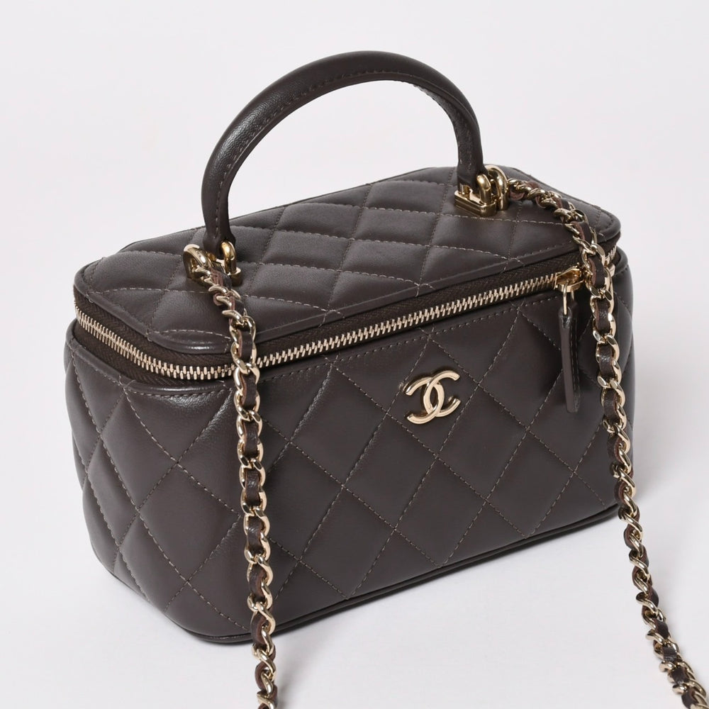 Like new CHANEL Vanity Chain Shoulder Bag Random Number Coco Mark Lambskin Brown Gold Hardware Used 4a003091