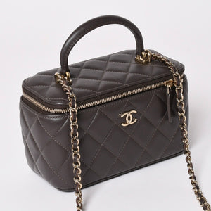新品同様 CHANEL シャネル バニティ チェーンショルダーバッグ ランダム番台 ココマーク ラムスキン ブラウン ゴールド金具 中古 4a003091