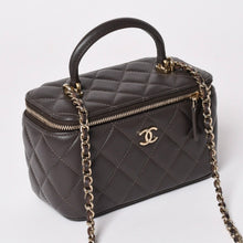 画像をギャラリービューアに読み込む, 新品同様 CHANEL シャネル バニティ チェーンショルダーバッグ ランダム番台 ココマーク ラムスキン ブラウン ゴールド金具 中古 4a003091