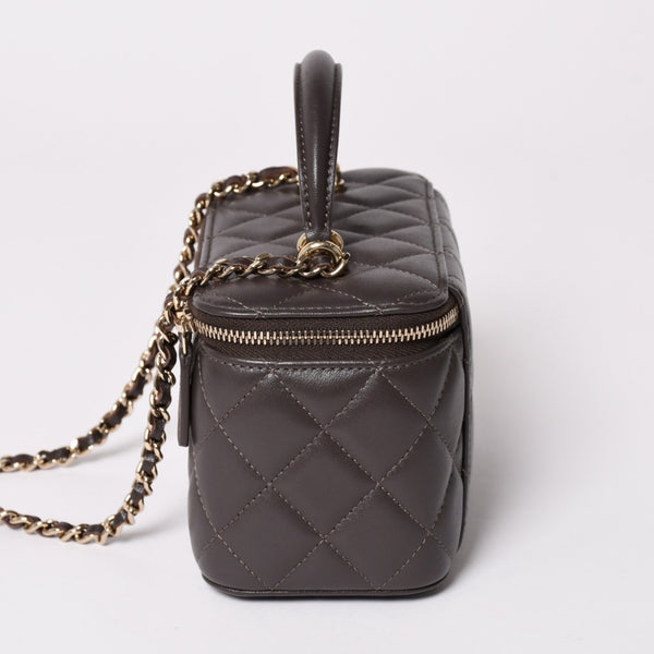 新品同様 CHANEL シャネル バニティ チェーンショルダーバッグ ランダム番台 ココマーク ラムスキン ブラウン ゴールド金具 中古 4a003091