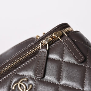 新品同様 CHANEL シャネル バニティ チェーンショルダーバッグ ランダム番台 ココマーク ラムスキン ブラウン ゴールド金具 中古 4a003091