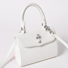 画像をギャラリービューアに読み込む, 極美品 CHROME HEARTS クロムハーツ ドッグアダムス CHクロス 2WAYバッグ ダガージップ レザー シルバ−925 ホワイト 中古 4a003115