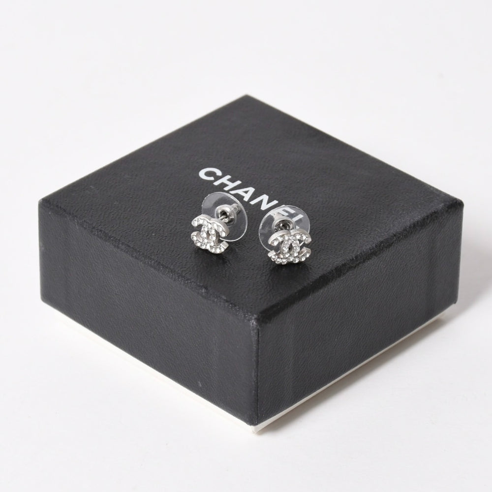 極美品 CHANEL シャネル ココマーク ピアス 重量約1.58g 06A刻印 ラインストーン メタル シルバー クリア 両耳用 中古 4a003135