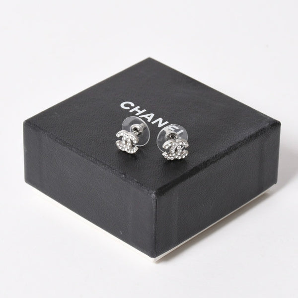 極美品 CHANEL シャネル ココマーク ピアス 重量約1.58g 06A刻印 ラインストーン メタル シルバー クリア 両耳用 中古 4a003135