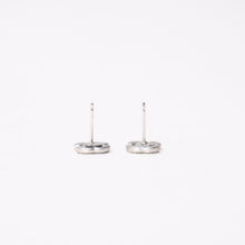 画像をギャラリービューアに読み込む, 極美品 CHANEL シャネル ココマーク ピアス 重量約1.58g 06A刻印 ラインストーン メタル シルバー クリア 両耳用 中古 4a003135
