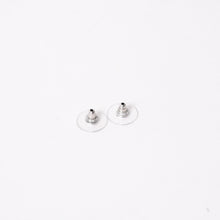 画像をギャラリービューアに読み込む, 極美品 CHANEL シャネル ココマーク ピアス 重量約1.58g 06A刻印 ラインストーン メタル シルバー クリア 両耳用 中古 4a003135