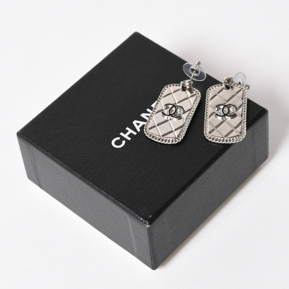 極美品 CHANEL シャネル ココマーク ドロップピアス アクセサリー 重量約13.20g 09P刻印 マトラッセ シルバー 両耳用 中古 4a003130