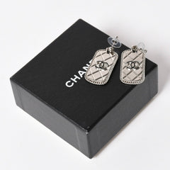Very Good Condition CHANEL Coco Mark Drop Earrings Accessories Weight Approximately 13.20g 09P Stamp Matelasse Silver Binaural Used 4a003130