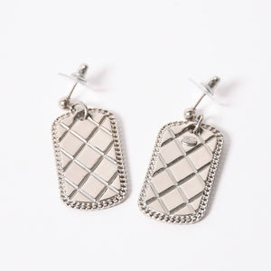 Very Good Condition CHANEL Coco Mark Drop Earrings Accessories Weight Approximately 13.20g 09P Stamp Matelasse Silver Binaural Used 4a003130