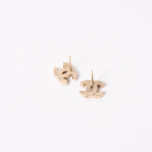 Very good condition CHANEL Coco mark earrings Weight approx. 2.61g Engraved unclear Rhinestone Metal GP Clear Gold For both ears Used 4a003134