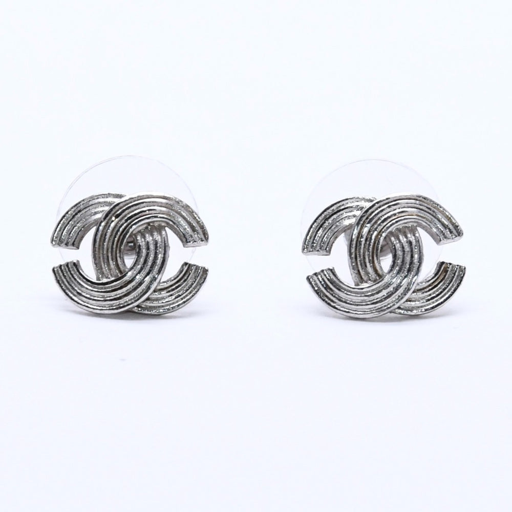 CHANEL シャネル ココマーク ピアス アクセサリー 重量約2.20g 00A刻印 メタル シルバー 両耳用 美品 中古 4a003132