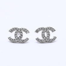 画像をギャラリービューアに読み込む, CHANEL シャネル ココマーク ピアス 重量約1.58g B15C刻印 ラインストーン メタル シルバー クリア 両耳用 美品 中古 4a003147
