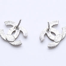 画像をギャラリービューアに読み込む, CHANEL シャネル ココマーク ピアス 重量約1.58g B15C刻印 ラインストーン メタル シルバー クリア 両耳用 美品 中古 4a003147