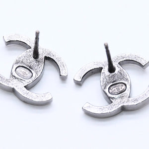 CHANEL シャネル ココマーク ピアス 重量約3.53g L21K刻印 ラインストーン メタル ガンメタ クリア 両耳用 美品 中古 4a003138