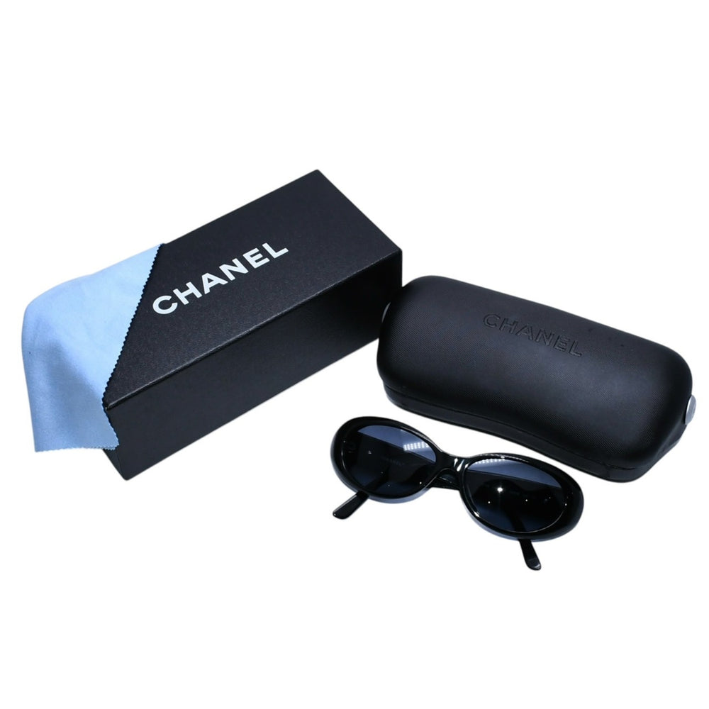 極美品 CHANEL シャネル オバール型シェイプサングラス ブラックフレーム シャネルロゴ メガネ アイウェア 5119 中古 4a002965