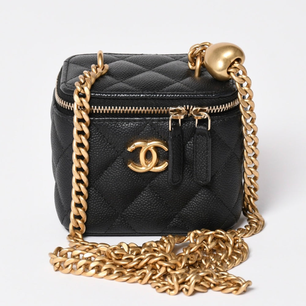 極美品 CHANEL シャネル ミニバニティ チェーンショルダーバッグ ランダム番台 ココマーク ハート キャビアスキン ブラック 中古 4a003088