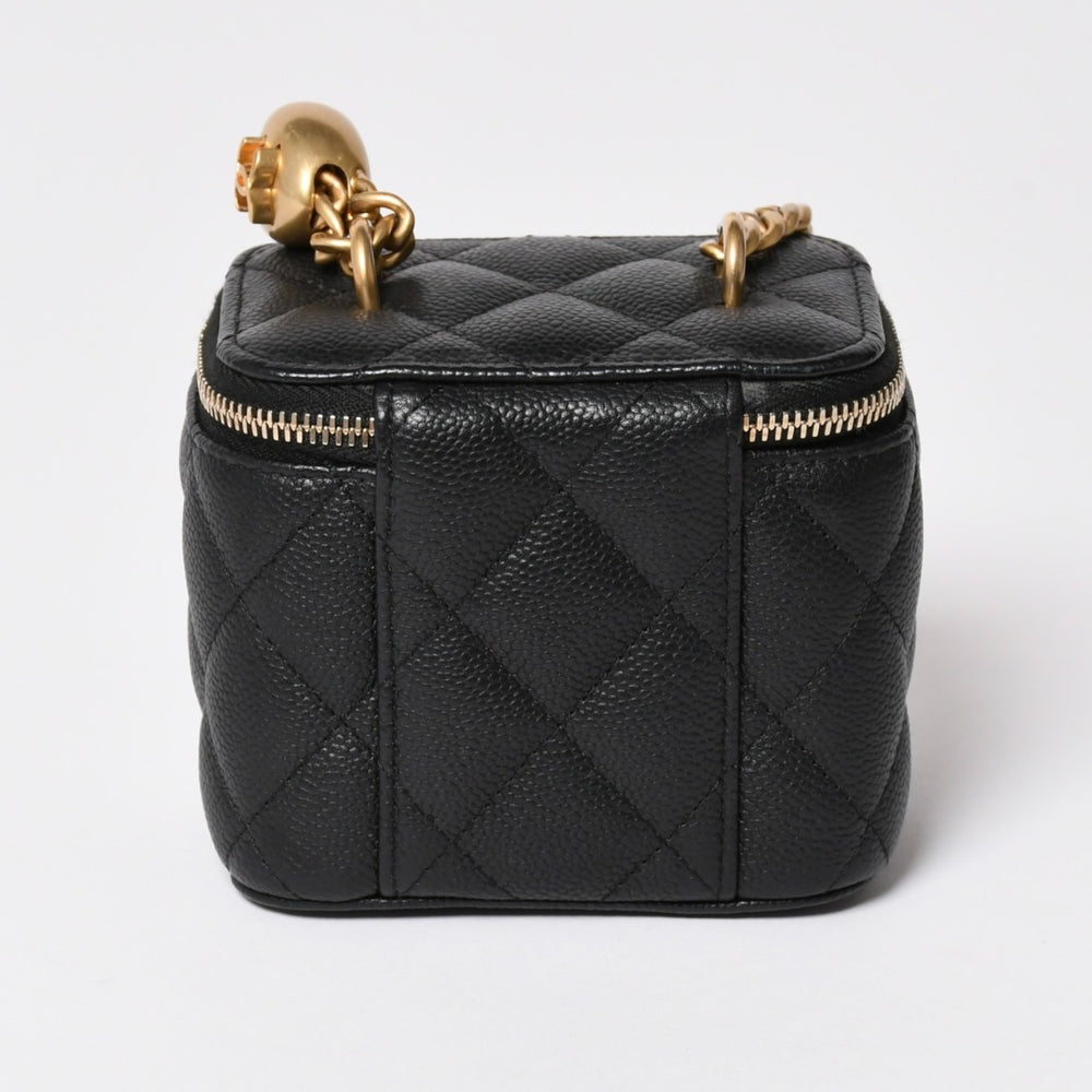 極美品 CHANEL シャネル ミニバニティ チェーンショルダーバッグ ランダム番台 ココマーク ハート キャビアスキン ブラック 中古 4a003088