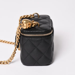 極美品 CHANEL シャネル ミニバニティ チェーンショルダーバッグ ランダム番台 ココマーク ハート キャビアスキン ブラック 中古 4a003088