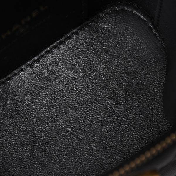極美品 CHANEL シャネル ミニバニティ チェーンショルダーバッグ ランダム番台 ココマーク ハート キャビアスキン ブラック 中古 4a003088